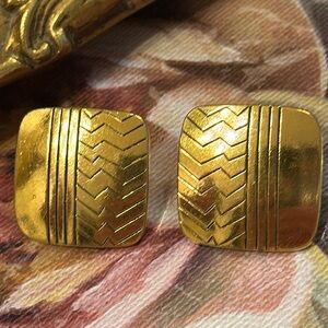 Vintage Laurel Burch 1” square gold plated black etched post back earrings